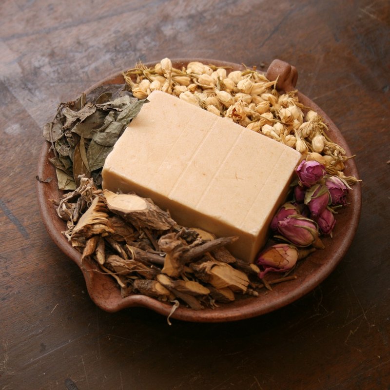 御用皂 Flowers Soap - 肥皂/手工皂 - 其他材質 粉紅色