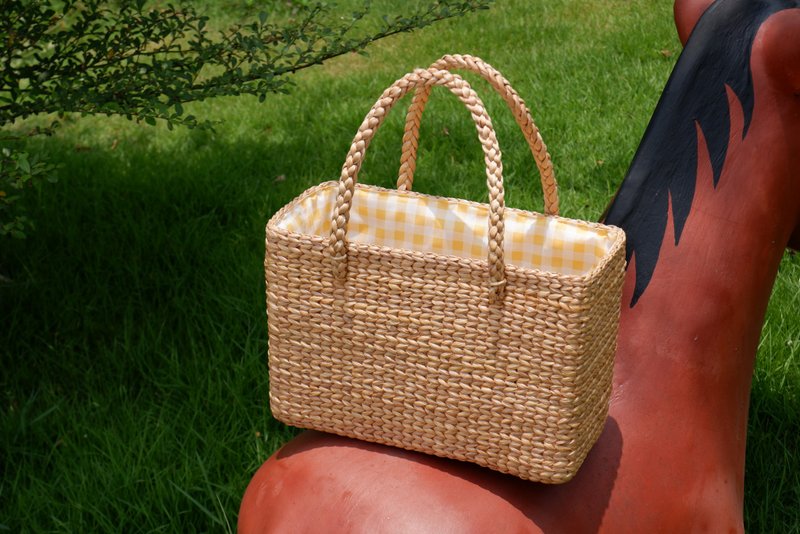 Woven bag, handbag, water hyacinth basket picnic bag - 手提包/手提袋 - 植物．花 
