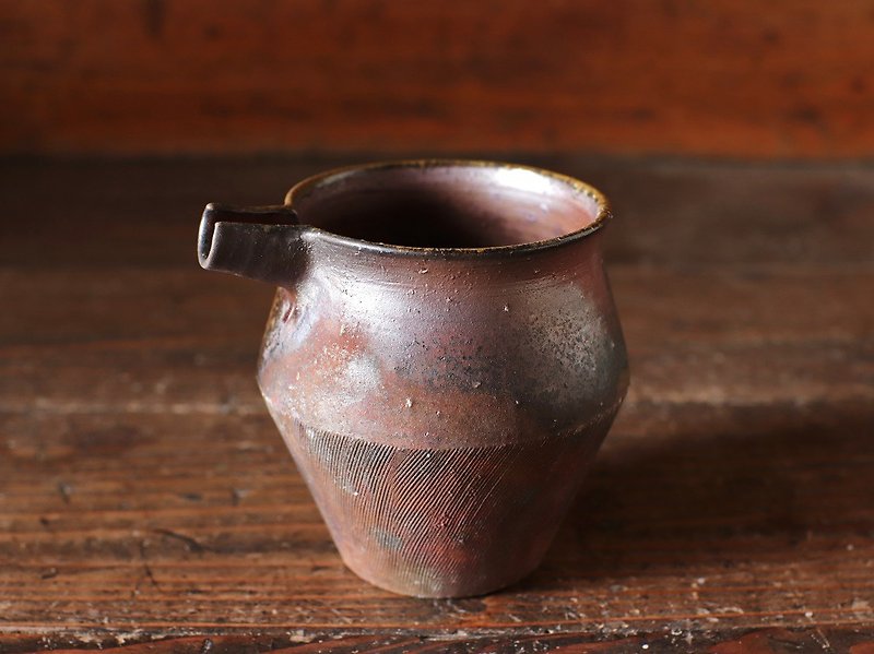 Bizen ware sake vessel (wild grass) kt-050 - Bar Glasses & Drinkware - Pottery Brown