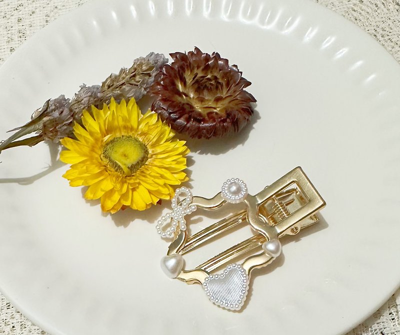 DIY flower hairpin 3.7cmx5.4cm - Hair Accessories - Other Materials Gold