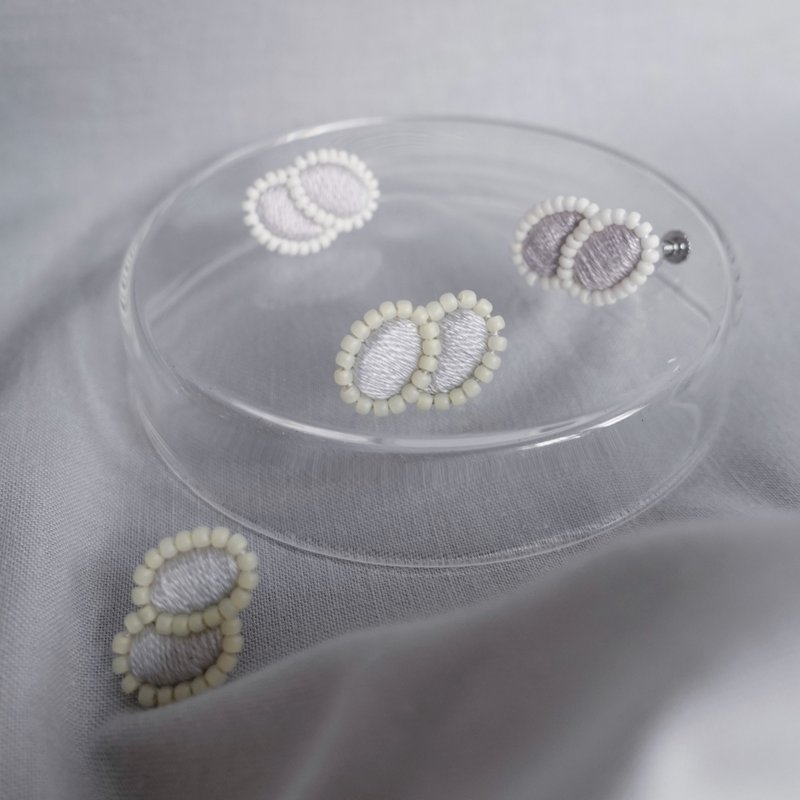 雙豆・手工刺繡耳環 - 耳環/耳夾/耳骨夾 - 棉．麻 黃色