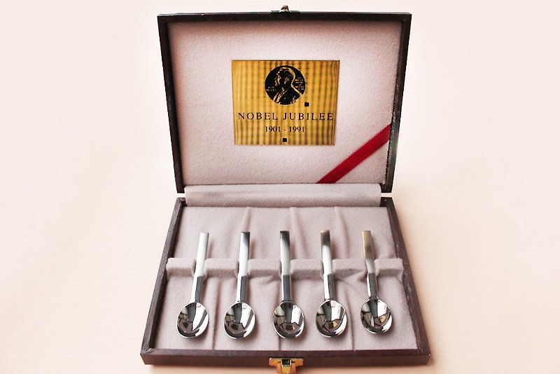 【特價】限量收藏版早期諾貝爾獎90週年紀念不鏽鋼銀色湯匙餐具組 - 餐具/刀叉湯匙 - 其他金屬 銀色