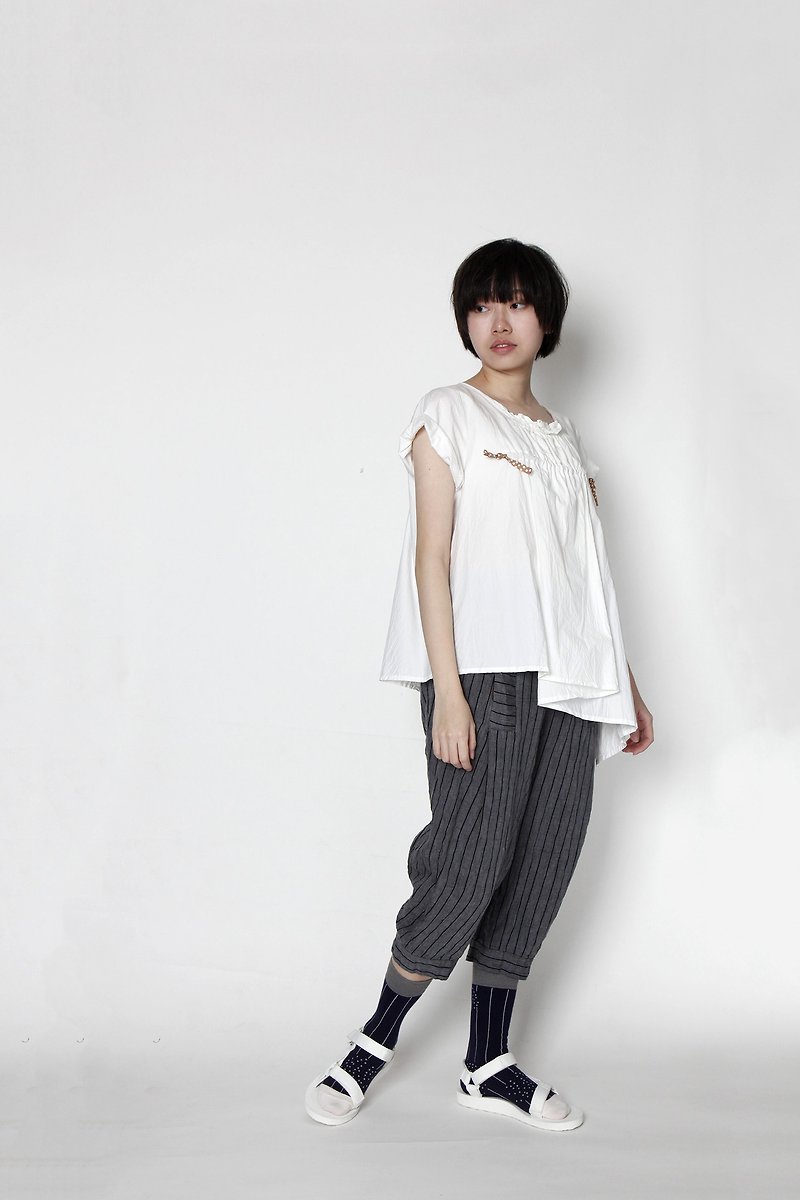 Branch micro-section asymmetrical strap top - เสื้อผู้หญิง - ผ้าฝ้าย/ผ้าลินิน ขาว