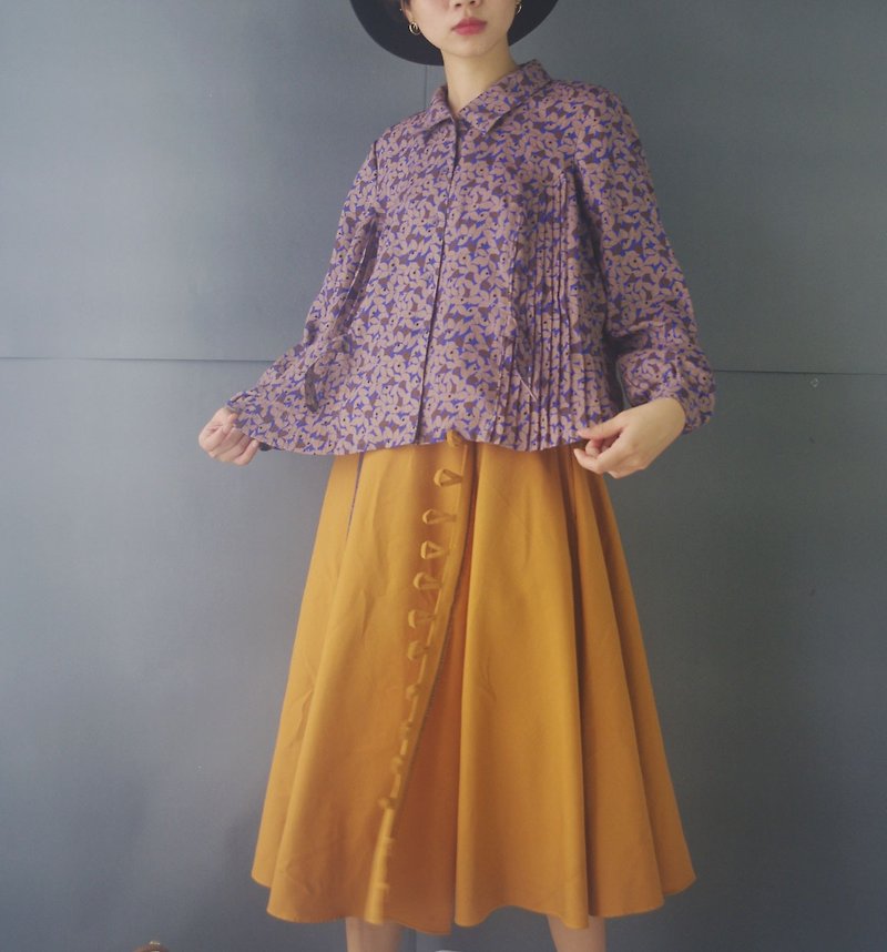 尋寶古著-昭和日式花卉紫色系壓摺復古襯杉 - 女襯衫 - 聚酯纖維 紫色