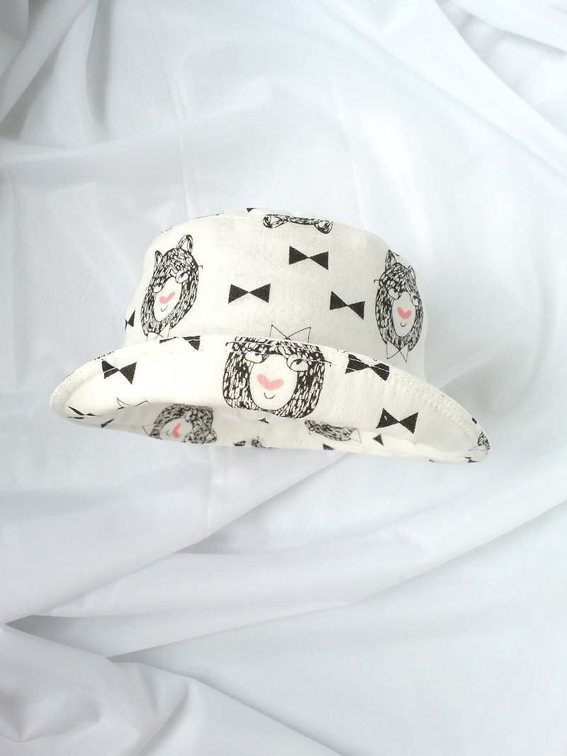 White hand-painted playful bear double yarn baby hat - หมวกเด็ก - ผ้าฝ้าย/ผ้าลินิน ขาว