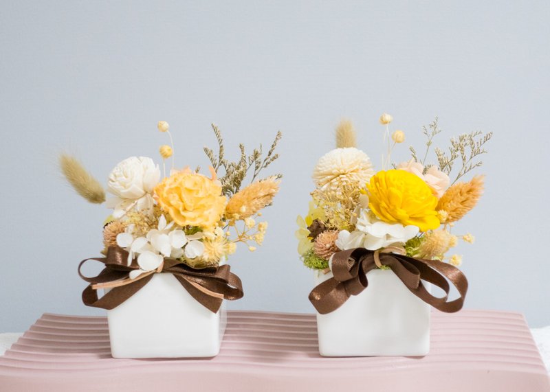 Yellow dry ceramic small table flower exchange gift birthday Christmas Valentine's Day - Dried Flowers & Bouquets - Plants & Flowers Yellow