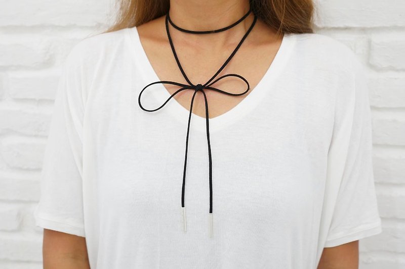 Engraved ribbon choker <Black> - Necklaces - Other Materials Black