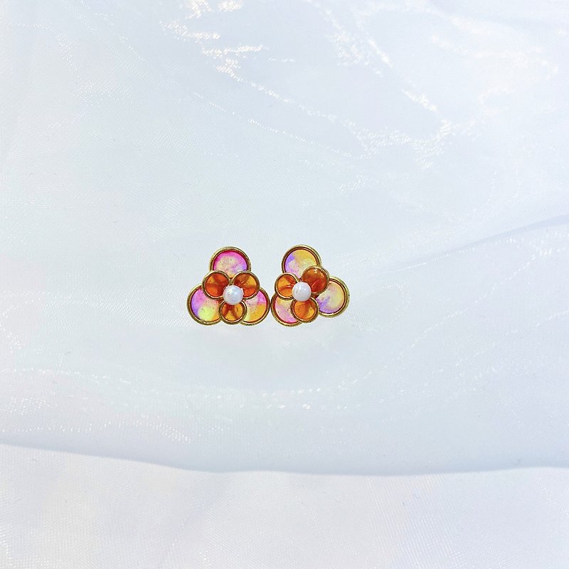Resin Earrings & Clip-ons - Japanese resin tone flower stud earrings handmade earrings
