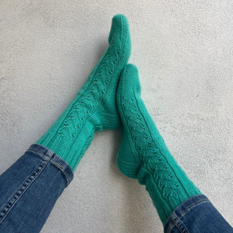 Handmade warm knitted womens socks/ Warm knitted accessory - 襪子 - 羊毛 綠色