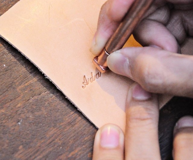 イニシャルAからZの英語アルファベットIDカバー、縫製の良い革DIY素材