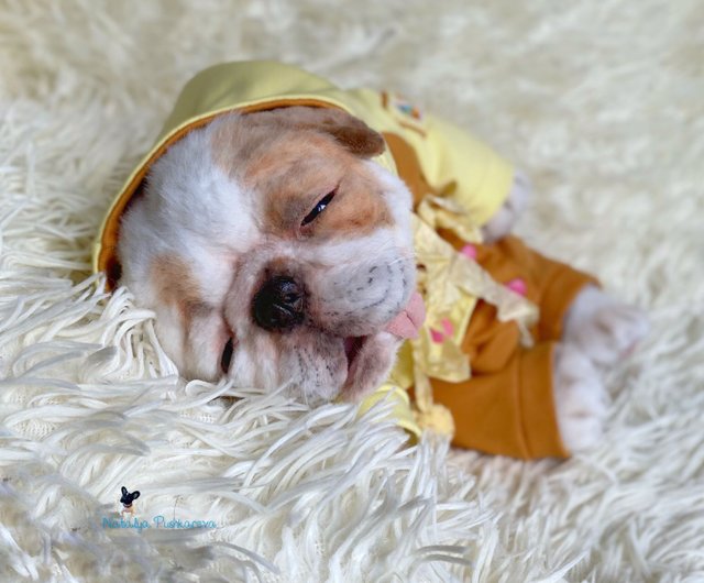 イングリッシュ ブルドッグの子犬、リアルなおもちゃ、ぬいぐるみ