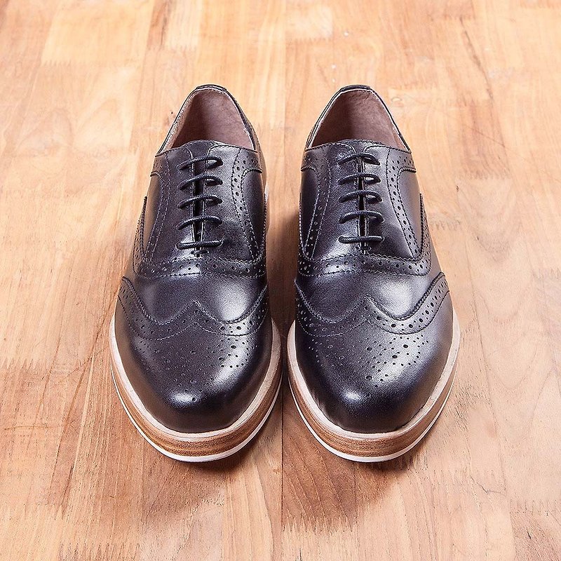 Vanger wood texture Oxford casual shoes Va244 black - รองเท้าลำลองผู้ชาย - หนังแท้ สีดำ