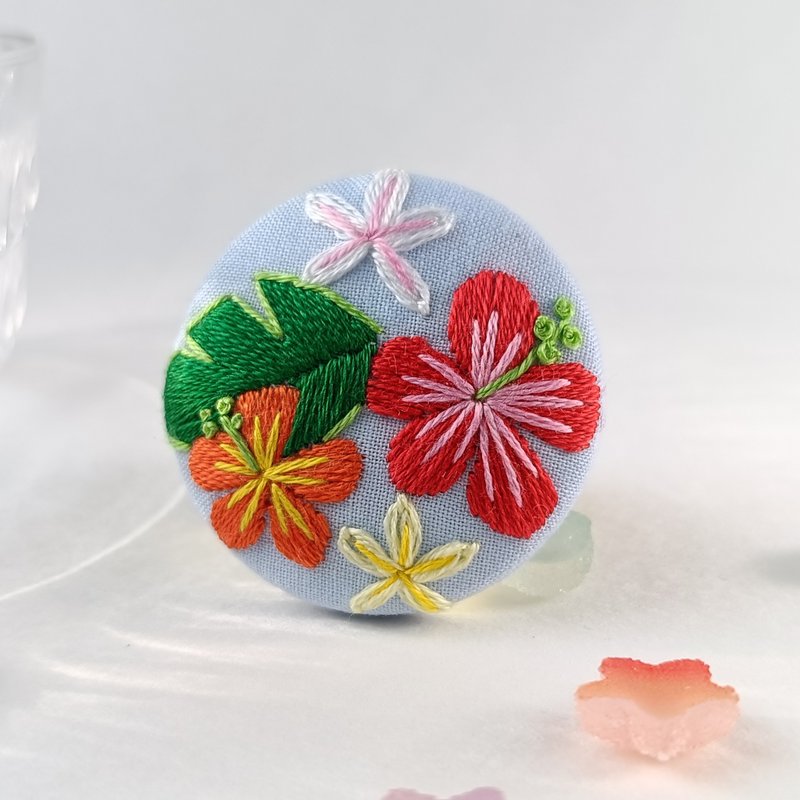 海とハイビスカスとプルメリア刺繍ブローチor刺繍ヘアゴム - 胸針 - 棉．麻 紅色