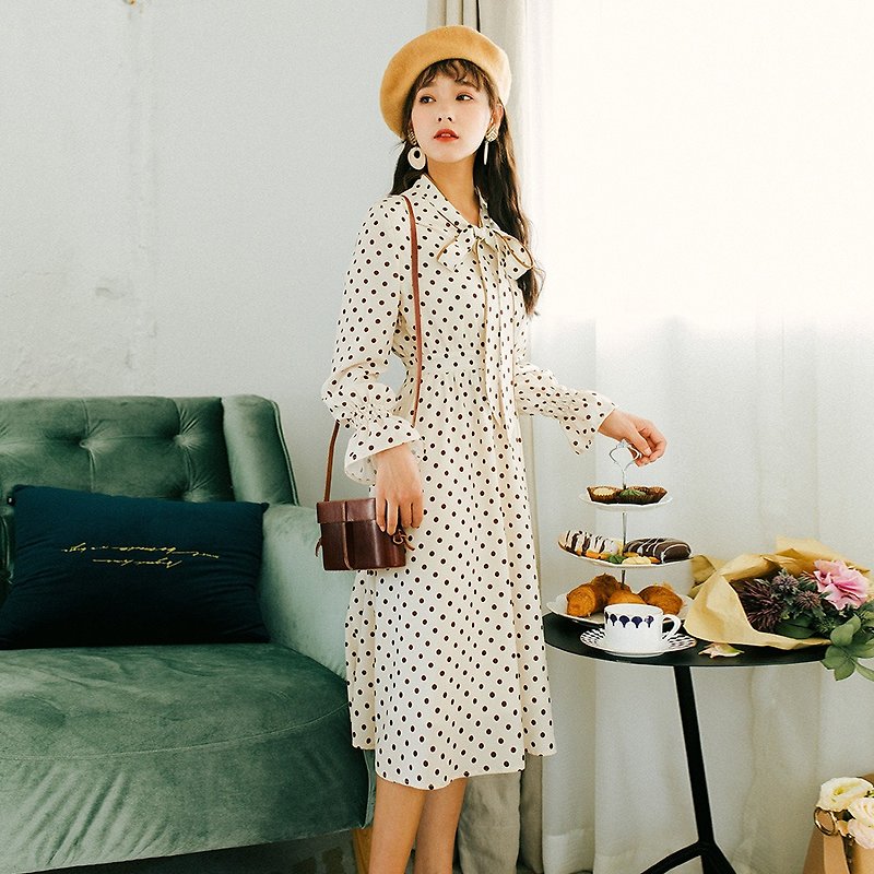 [thin section] autumn ladies wear trumpet sleeves streamer dress dress YZQ8924 - One Piece Dresses - Polyester Khaki