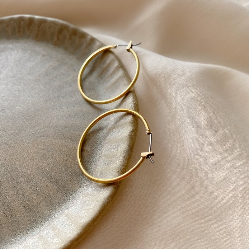 Circles - brass handmade earrings - ต่างหู - ทองแดงทองเหลือง สีทอง