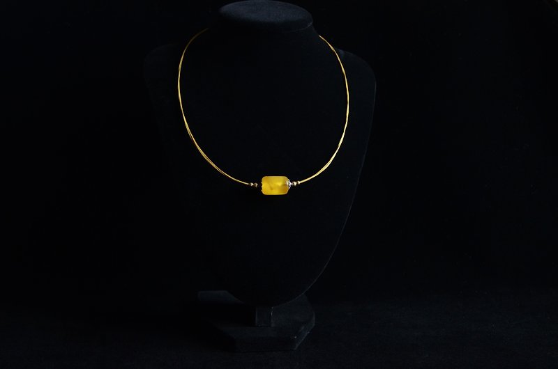 [Amber Transport Bead] Clavicle Collar - สร้อยคอ - เครื่องเพชรพลอย สีเหลือง