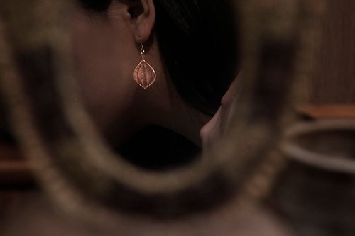 生生蔓 :: 復古黃銅手作飾品 .vintage accessories 紅銅葉脈耳環