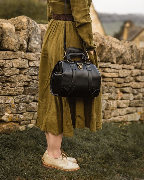 JAQUELINE Vintage Leather Doctor Bag Mini Black - Shop Beara Beara  Messenger Bags & Sling Bags - Pinkoi