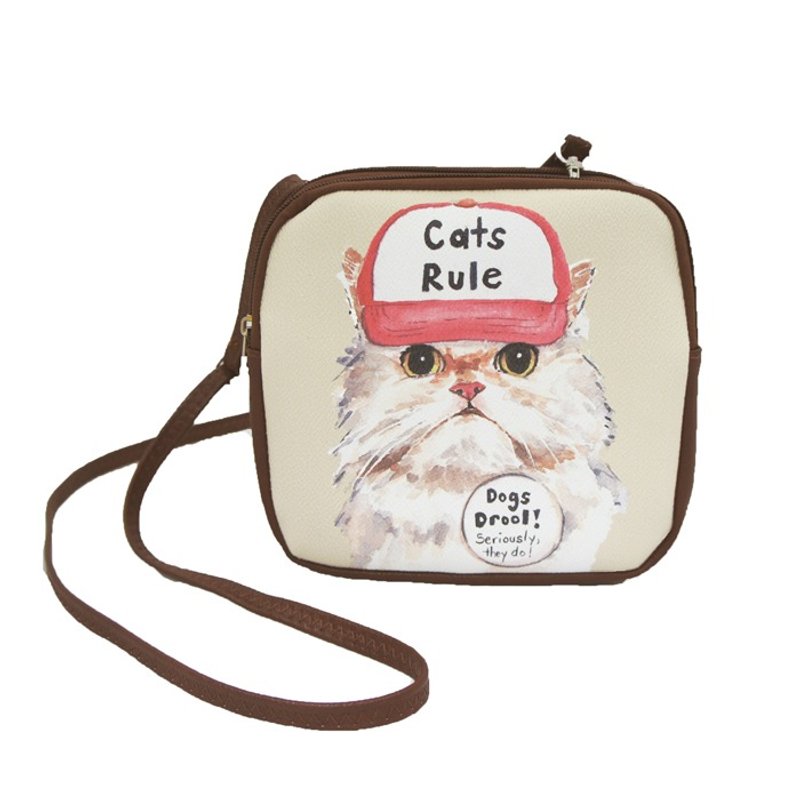 Ashley. M 愛雪莉 Deidre Wicks—美國設計 Cats Rule Dog Drool! 戴著帽子的貓咪水彩畫轉印童趣方形斜揹包 W86100UB - 側背包/斜背包 - 真皮 咖啡色