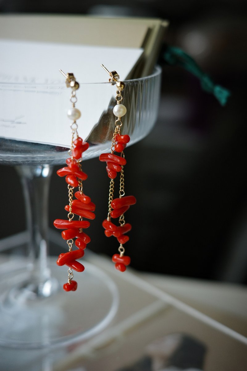 Blossom Red Coral Pearl Earrings 14K Gold-Filled - ต่างหู - เครื่องเพชรพลอย สีแดง