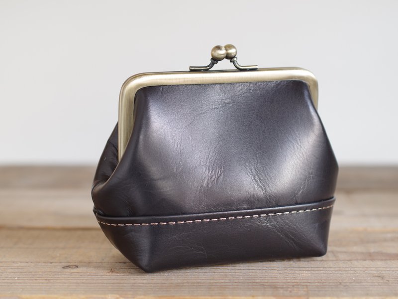 レザーがま口 ミニポーチ ブラック - 化妝包/收納袋 - 真皮 黑色