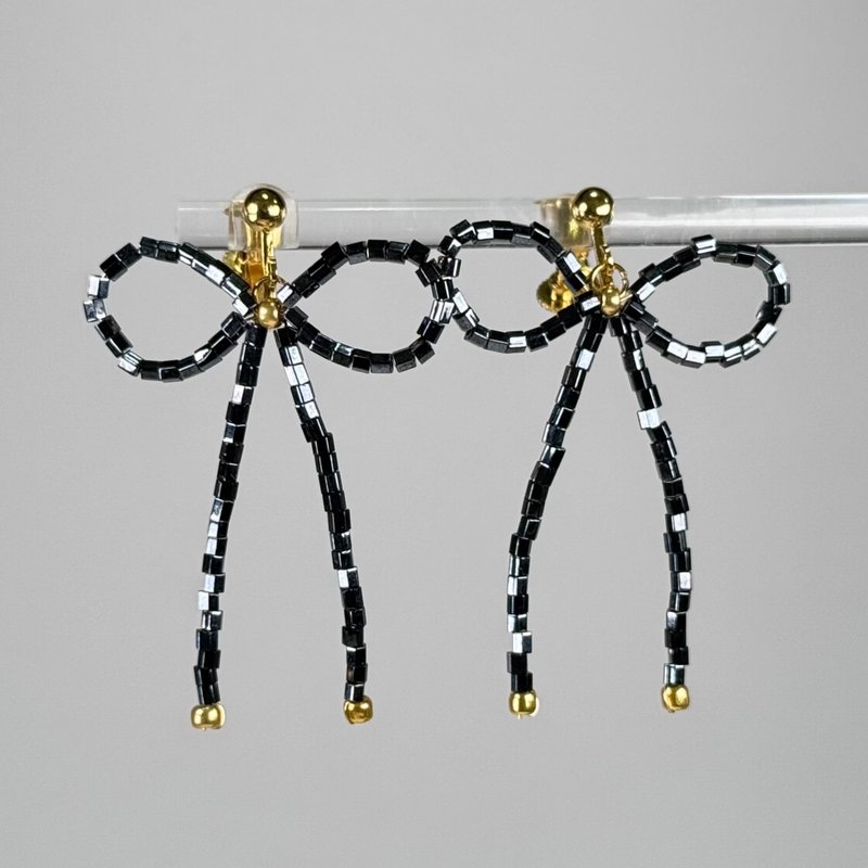 Japanese glass bead bow earrings - shiny black (ear needles and Clip-On) handmade earrings cindyandtong - Earrings & Clip-ons - Glass Black