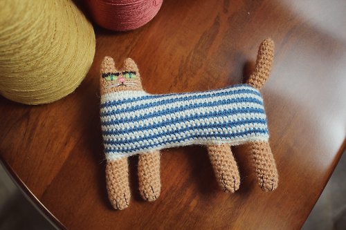 姥手 LAOLAO HANDS 羊毛編織花紋貓咪玩偶－藍白條紋橘貓