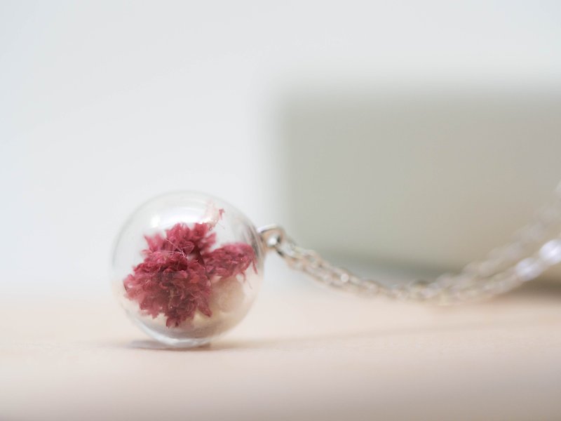 愛の宿題 -  OMYWAY手作りの乾燥した花日本のナツメ​​赤いぬいぐるみの花のガラスのボールのネックレス - チョーカー - ガラス ホワイト