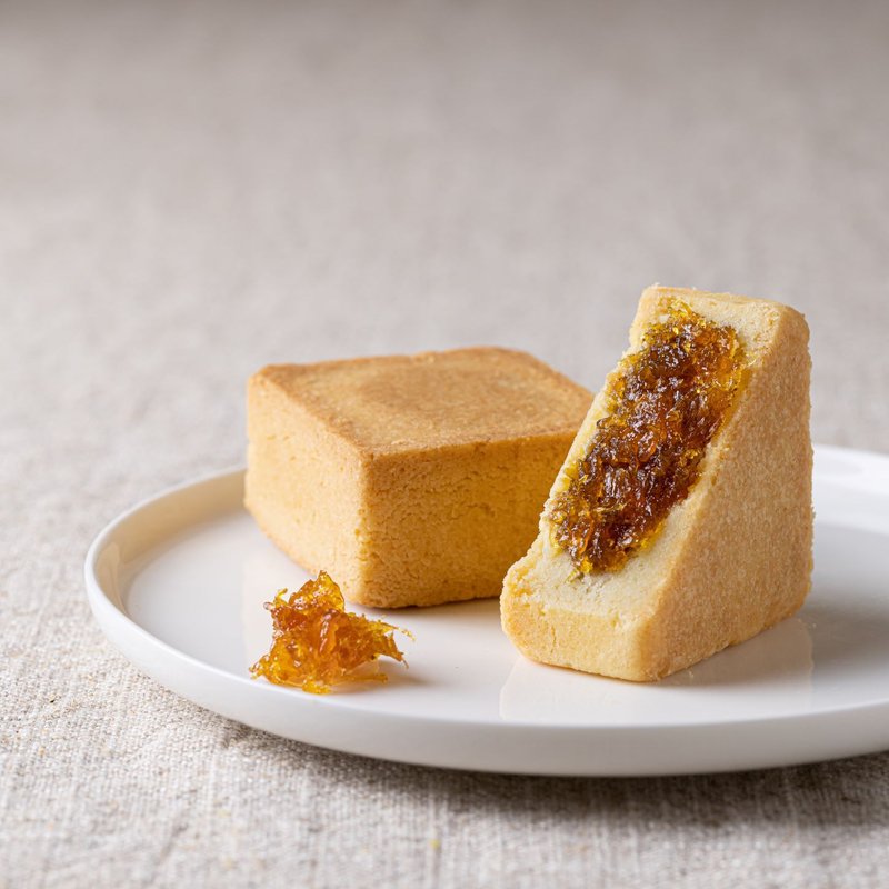 土鳳梨酥 8入禮盒 厚實果纖 酸甜好比例 - 零食/點心 - 新鮮食材 卡其色