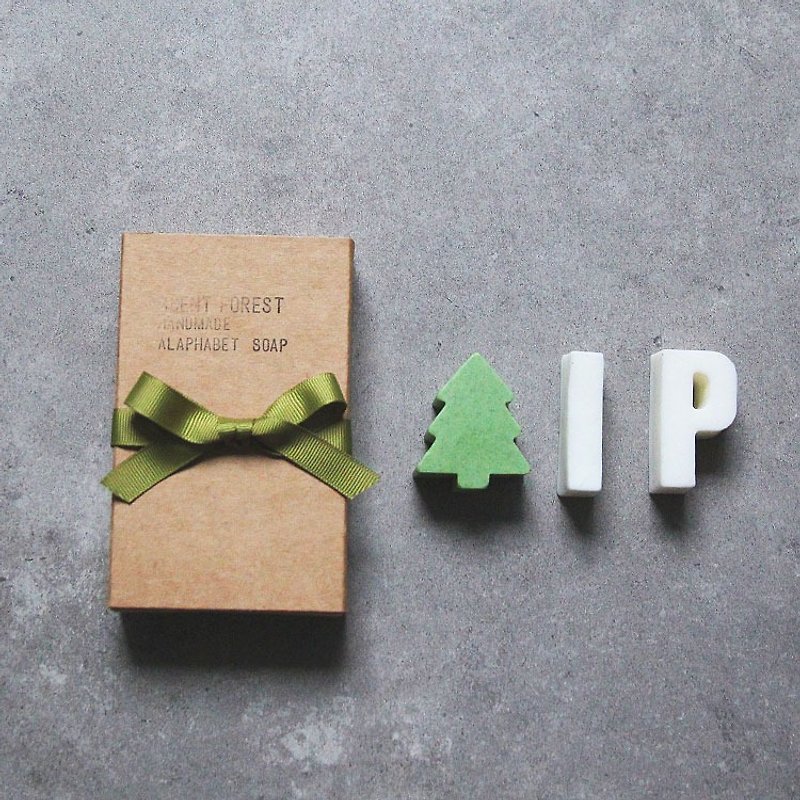 [Christmas gift] English alphabet handmade soap-3pc gift box set Christmas tree exchange gifts - สบู่ - วัสดุอื่นๆ สีเขียว