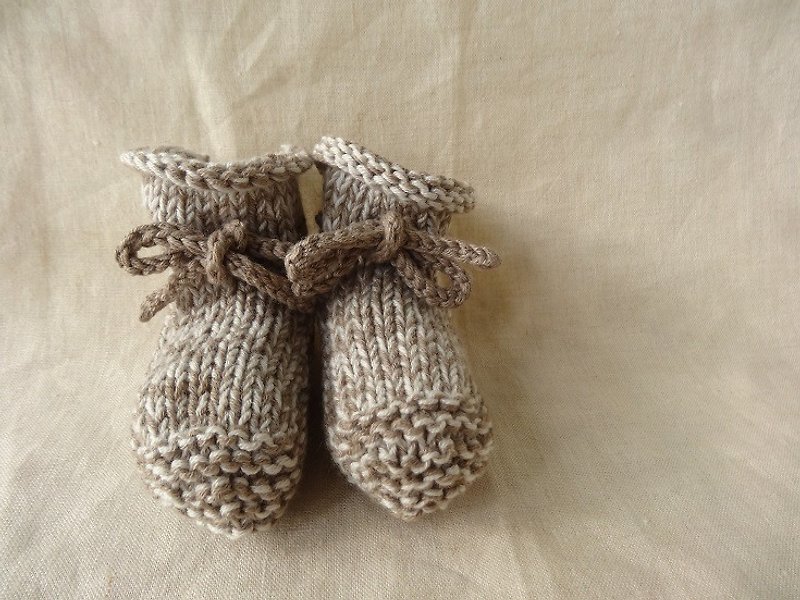 6M ~ Wool Cotton Baby Booties Beige - ผ้ากันเปื้อน - ผ้าฝ้าย/ผ้าลินิน สีนำ้ตาล