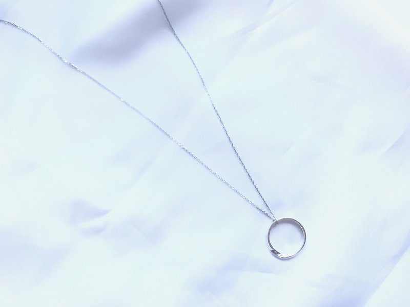 Plus OO sterling silver necklace - สร้อยติดคอ - เงินแท้ สีเงิน