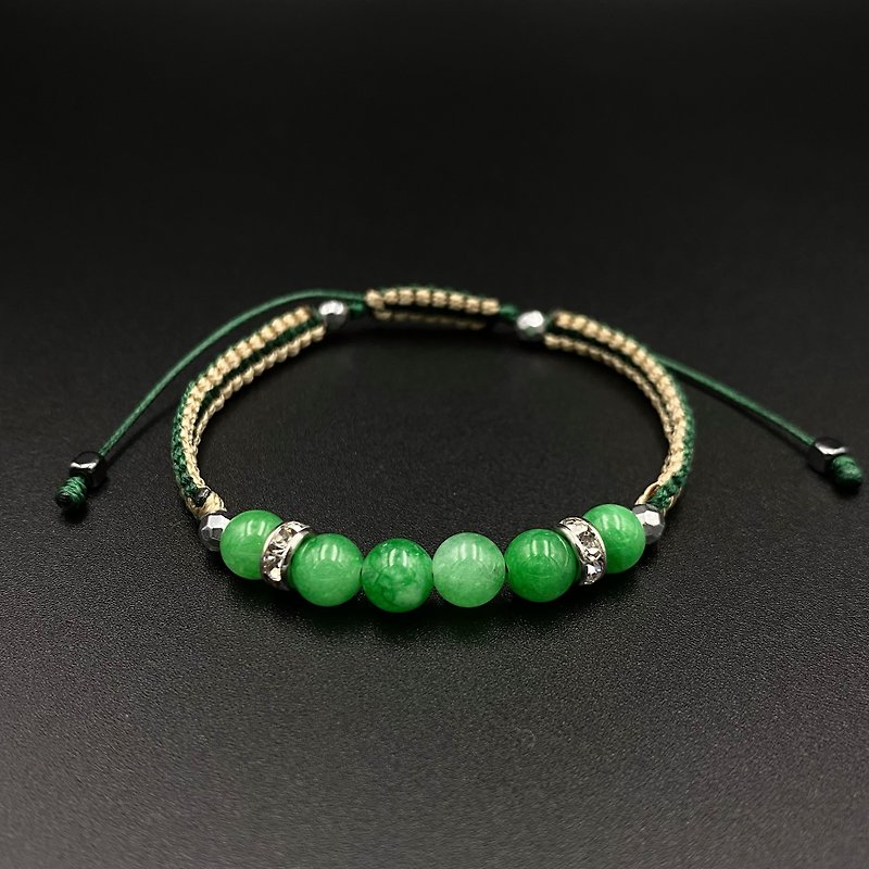 Jade สร้อยข้อมือหินนำโชคแบบเชือกถัก(หิน 6 ลูก) (เชือกสีเขียวเข้ม-ทอง) - สร้อยข้อมือ - วัสดุอื่นๆ สีเขียว