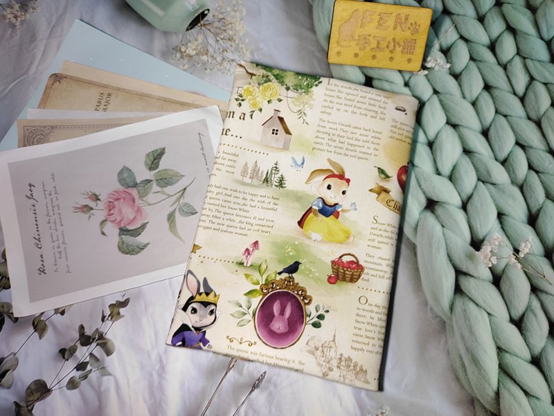 彩色噴墨系列-白底白雪公主兔防撥水牛津布款布書套-布書衣A5/25K - 書衣/書套 - 棉．麻 