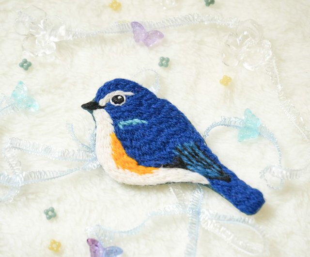 手刺繍ブローチ 幸せ運ぶルリビタキ 野鳥 - アクセサリー