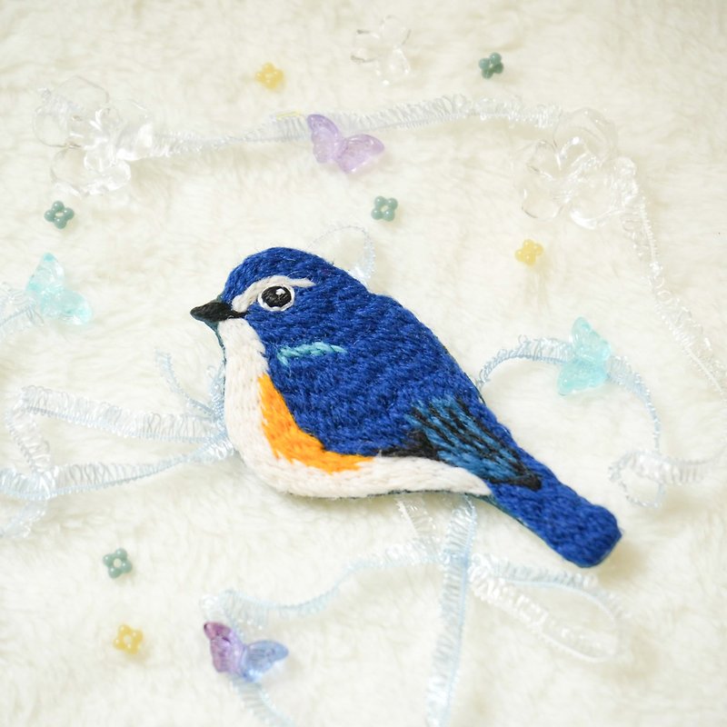 ウールシリーズレッドルリビタキ 野鳥刺繍ブローチ - キーホルダー・キーケース - 刺しゅう糸 ブルー