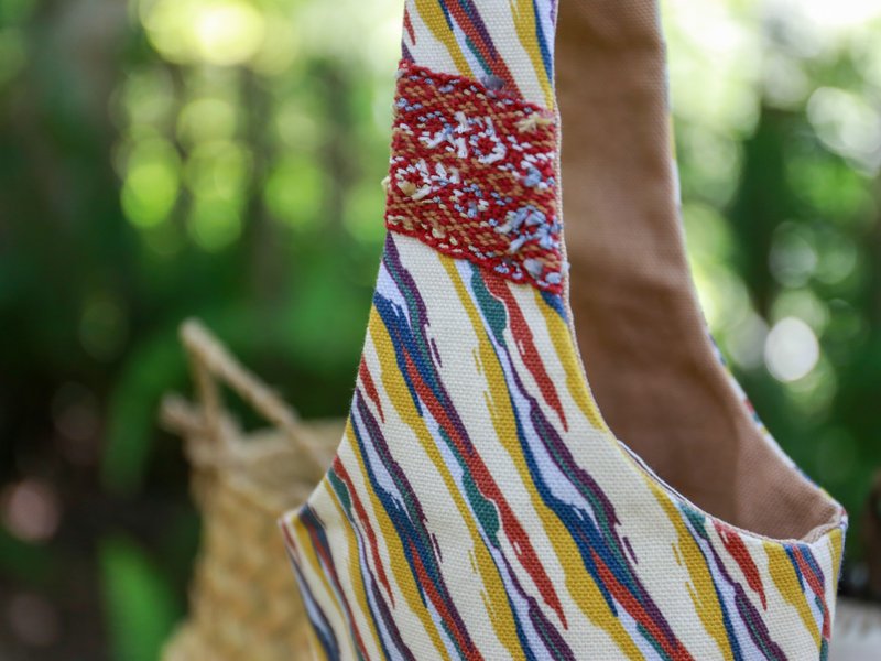 Single Handle Eco-friendly Drink Bag/Bridge of the Rainbow - Beverage Holders & Bags - Cotton & Hemp Red