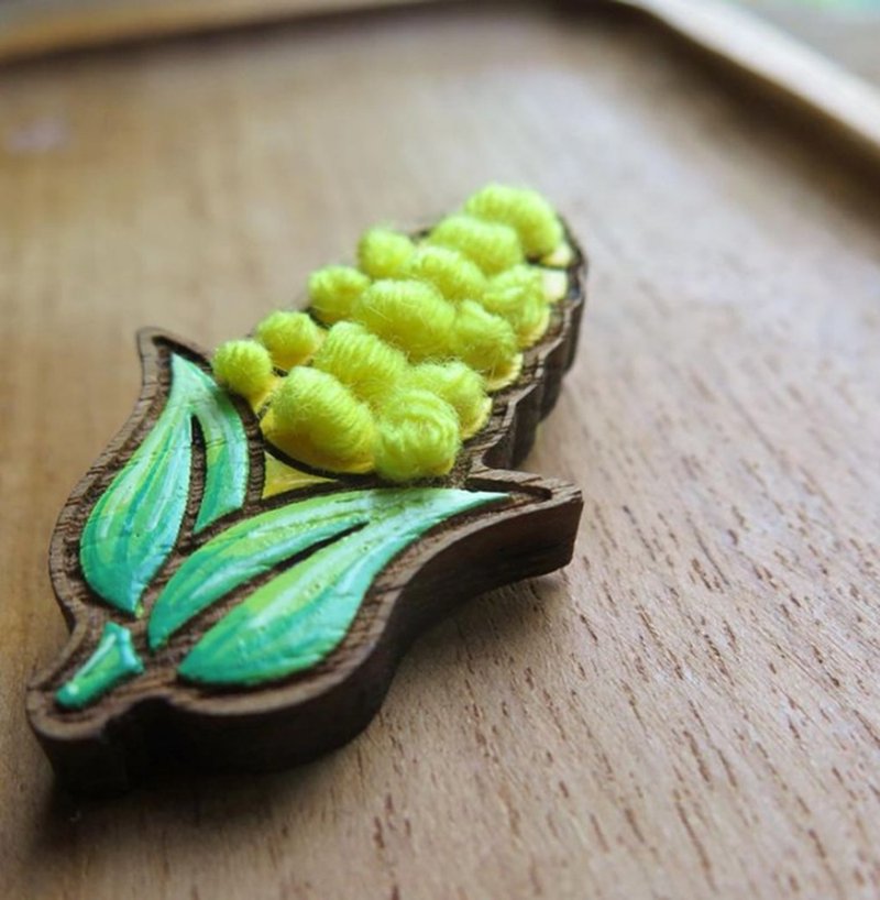 Wooden brooch sweet corn - 胸針 - 木頭 黃色