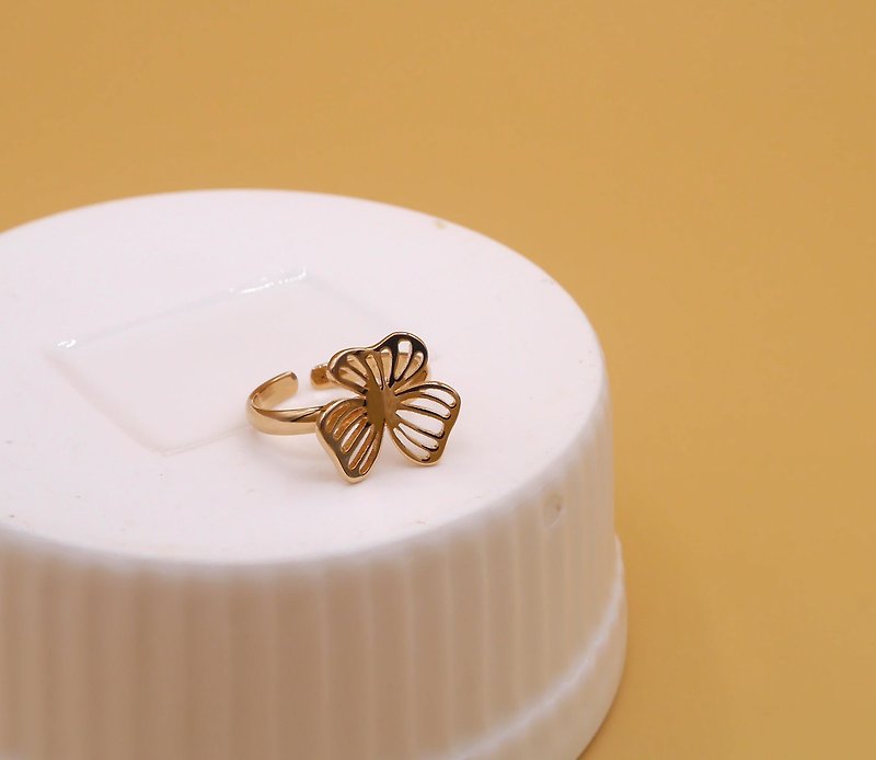 Handmade little Flower Ring - Pink gold plated on brass Little Me by CASO - 戒指 - 其他金屬 粉紅色