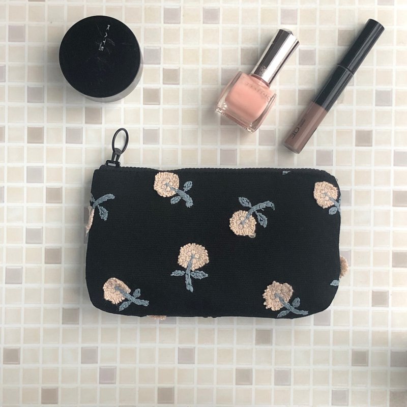 mina perhonen skip & tambourine cosmetic pouch popular color black handmade made in japan - กระเป๋าเครื่องสำอาง - ผ้าฝ้าย/ผ้าลินิน สีดำ