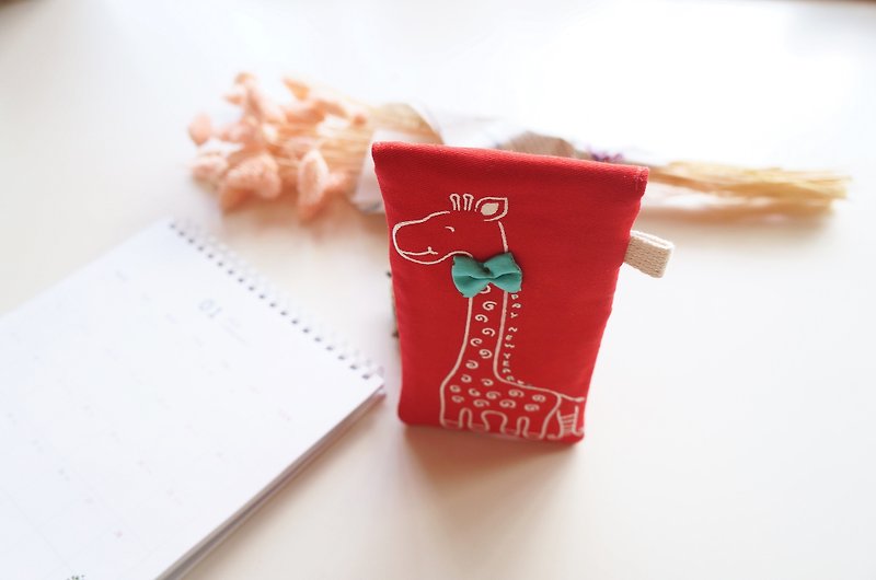 Hand-painted giraffe pen bag and red envelope bag (fixed bow in 8 colors optional) - ถุงอั่งเปา/ตุ้ยเลี้ยง - ผ้าฝ้าย/ผ้าลินิน สีแดง