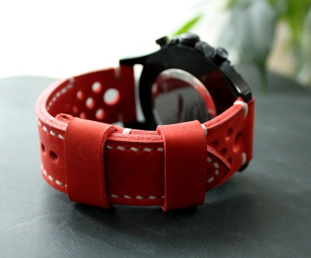 赤 レザーバンド 腕時計 梨花 Maison de Reefur（腕時計）のフリマ