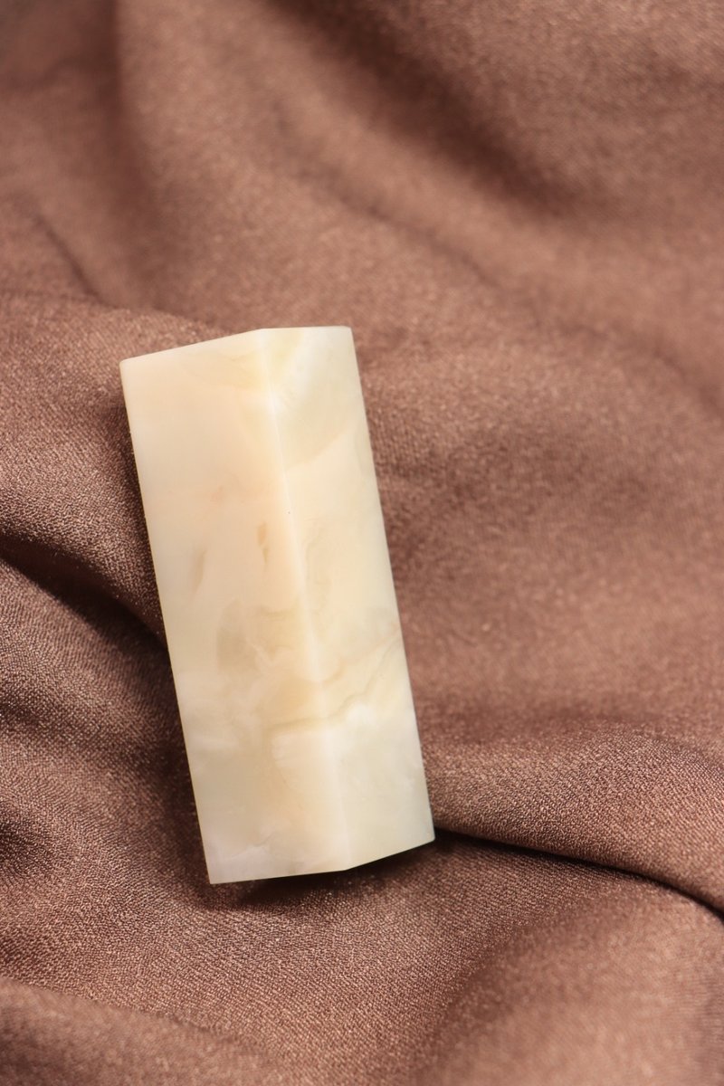 【日好手工刻印・開戶寶寶姓名單章】白米色透感巴林石 D32 - 印章/印台 - 石頭 白色
