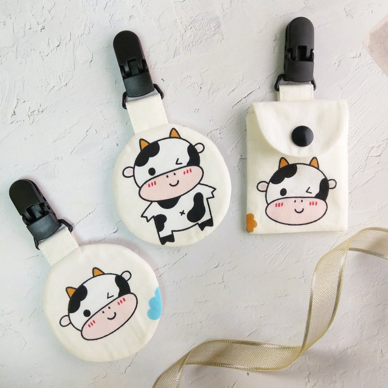 Black and white cows. Peace charm bag ticket card bag (name can be embroidered) - ซองรับขวัญ - ผ้าฝ้าย/ผ้าลินิน ขาว