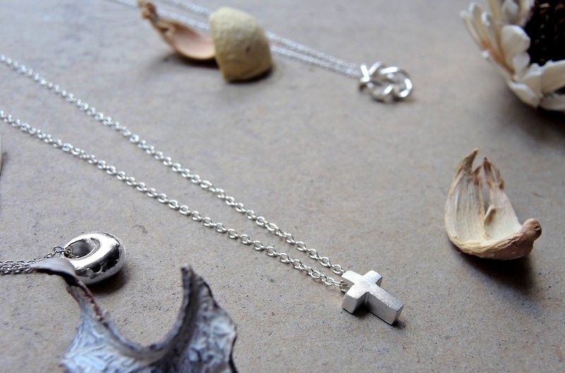 Hand-made matte simple cross - Necklaces - Sterling Silver 