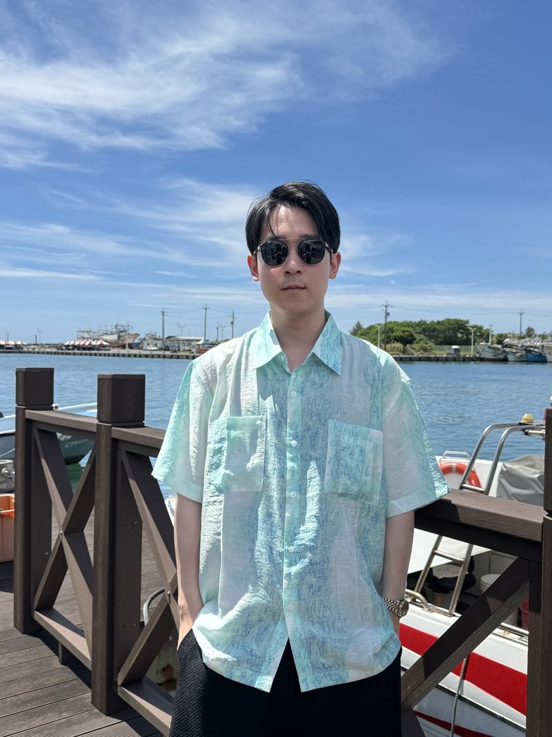 KAIKAI - UNPREDICTABLE - 雙口袋漸層剝落短袖襯衫-湖水綠 - 男襯衫/休閒襯衫 - 聚酯纖維 藍色
