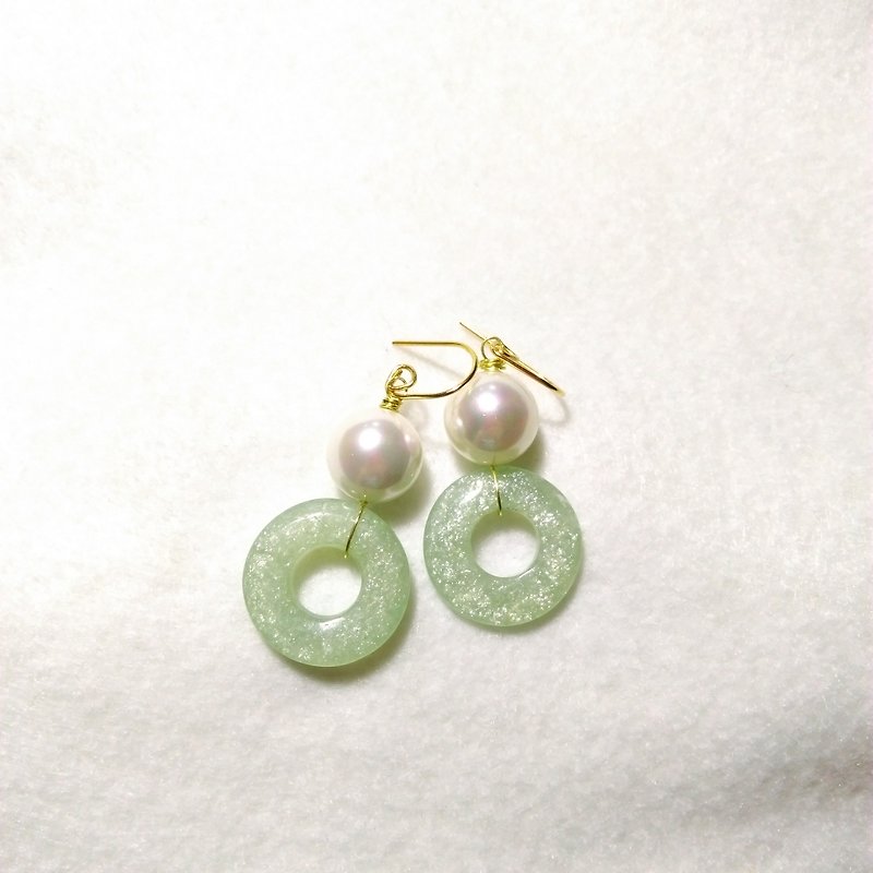 [LeRoseArts] Belle Perle series Handmade Earrings - Aventurine donut shell pearl earrings - Earrings & Clip-ons - Gemstone Green