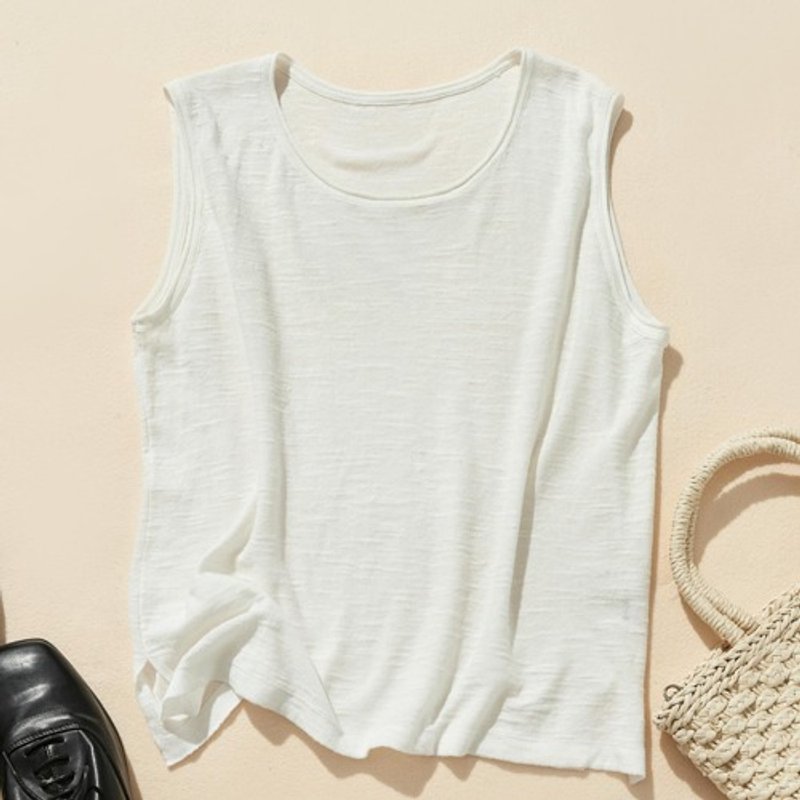 A versatile tank top that you can wear comfortably every day Cotton Linen top White 240702-1 - Women's Tops - Cotton & Hemp 