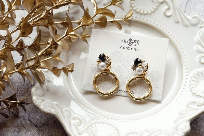 Simple Circle - Crystal Pearl Earrings - Earrings & Clip-ons - Other Materials Black