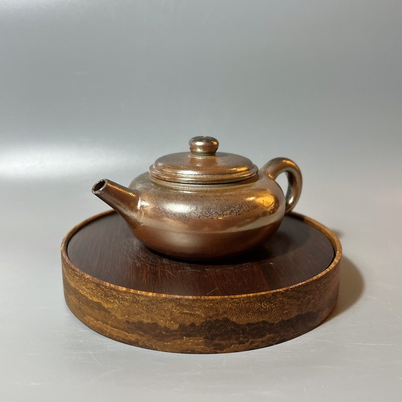 柴燒金彩扁平茶壺 / 扁平茶壺 / 小平凡手作 - 茶壺/茶杯/茶具 - 陶 